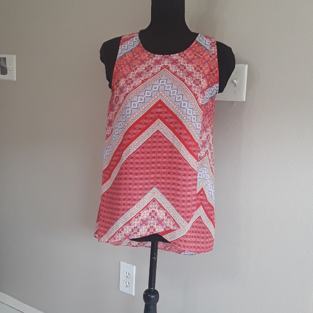 FOURTEENTH PLACE Asymmetrical Top Size Medium